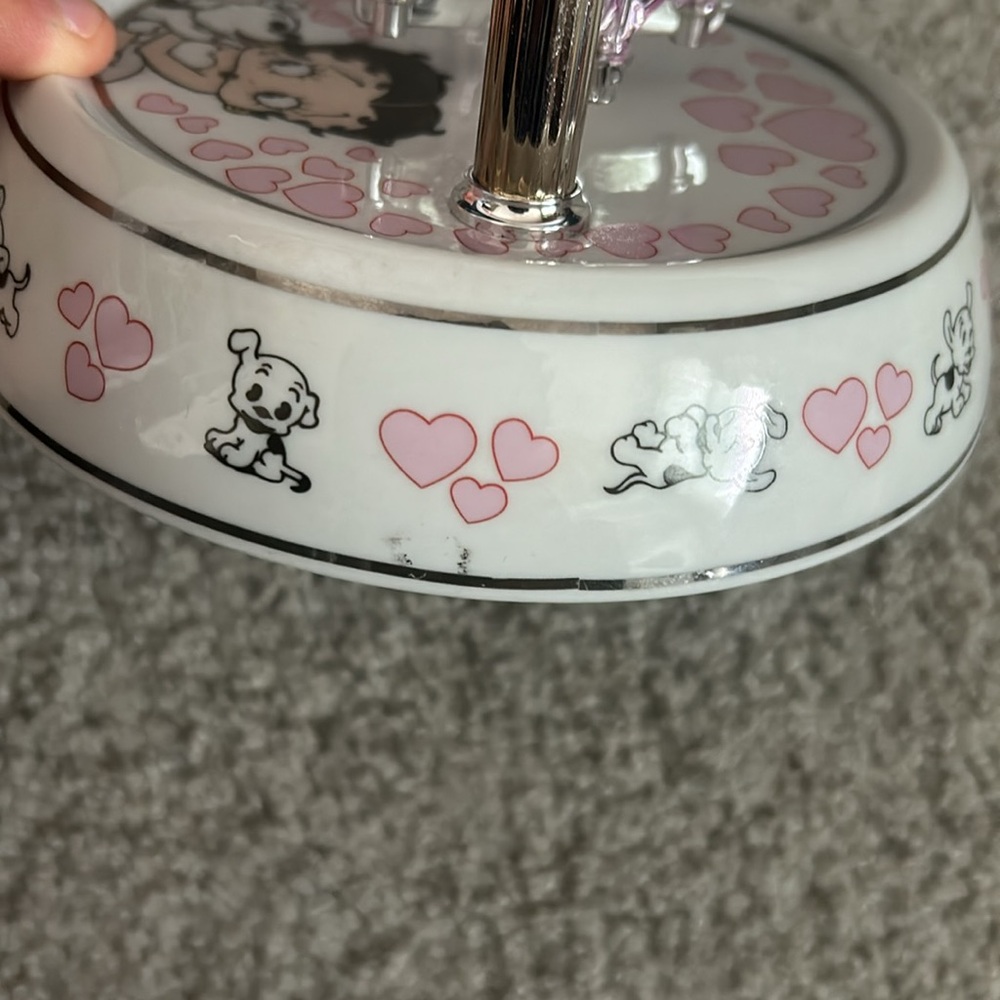 Betty Boop with Pudgy 2008 Anniversary Clock with Dome Covering - Picture 7 of 11